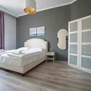 Brand New Charming Appartmet Near Augarten & Viena