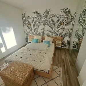 Superbe Piscine, Tennis, Vue Et Decore Avec Gout Appartement Cassis